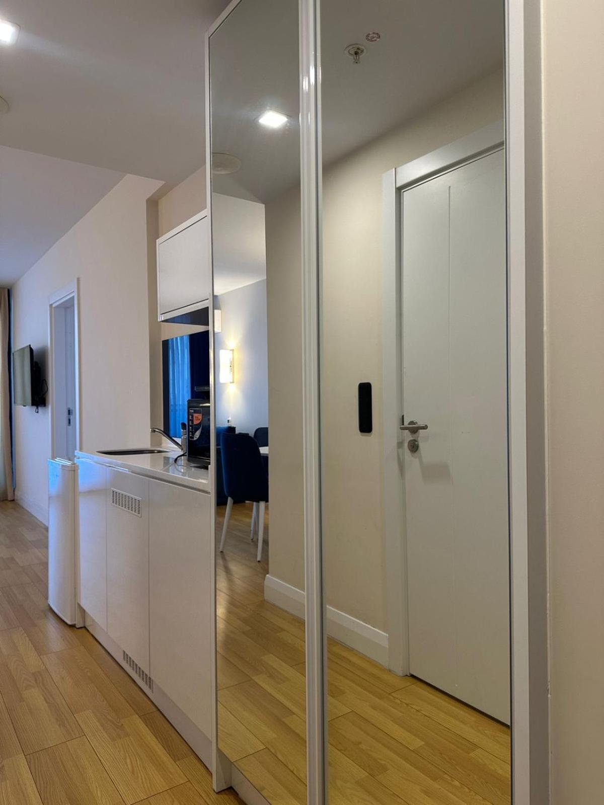 Deluxe Orbi Office *