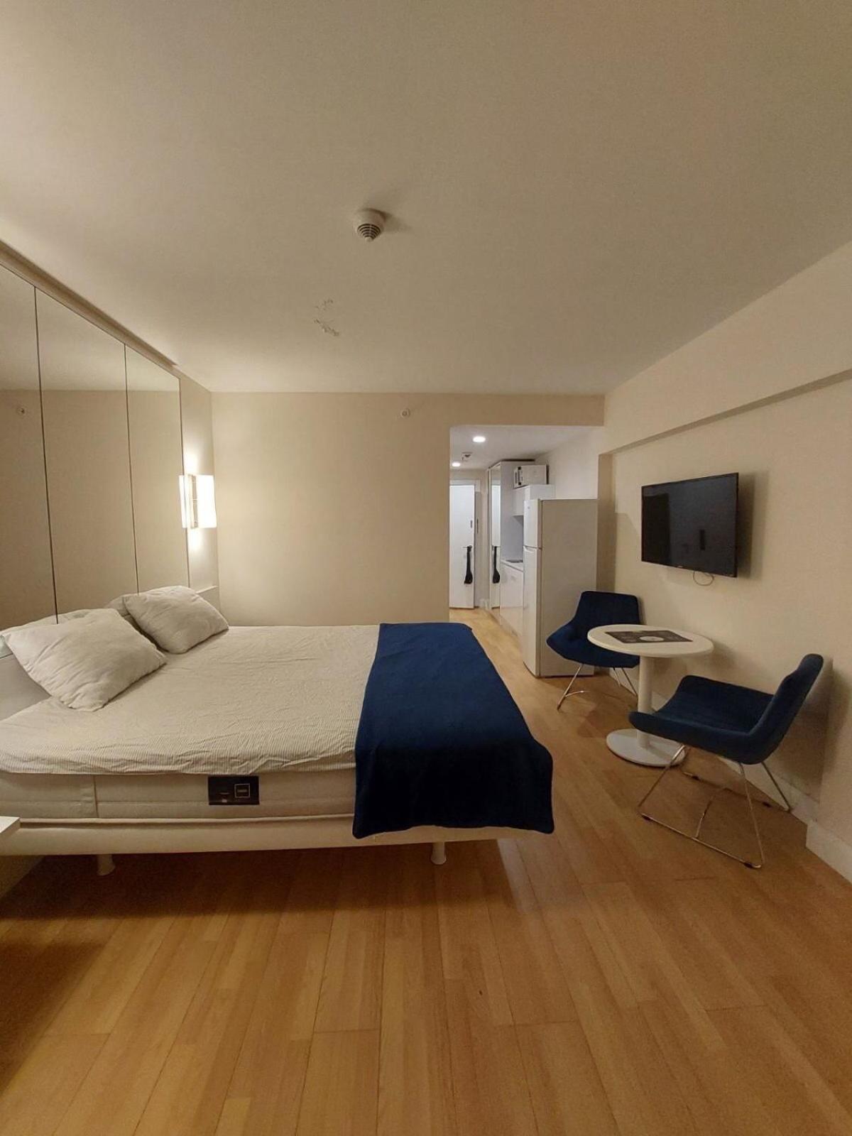 Deluxe Orbi Office