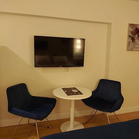 Deluxe Aparthotel Orbi City Office Batumi Exterior photo