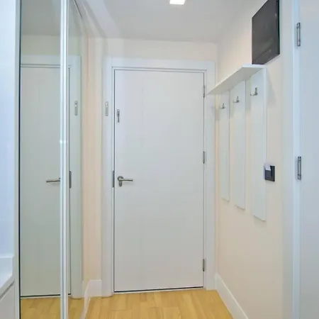 Deluxe Aparthotel Orbi City Office Batumi Room photo