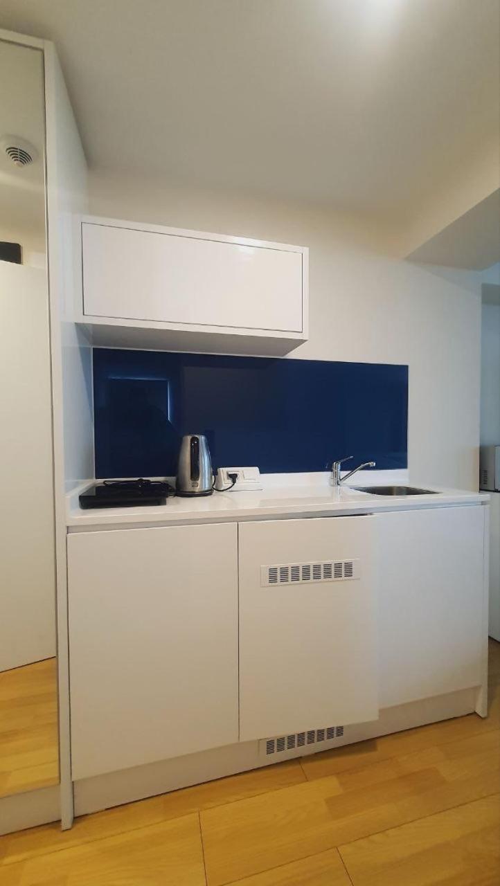 Deluxe Orbi Office