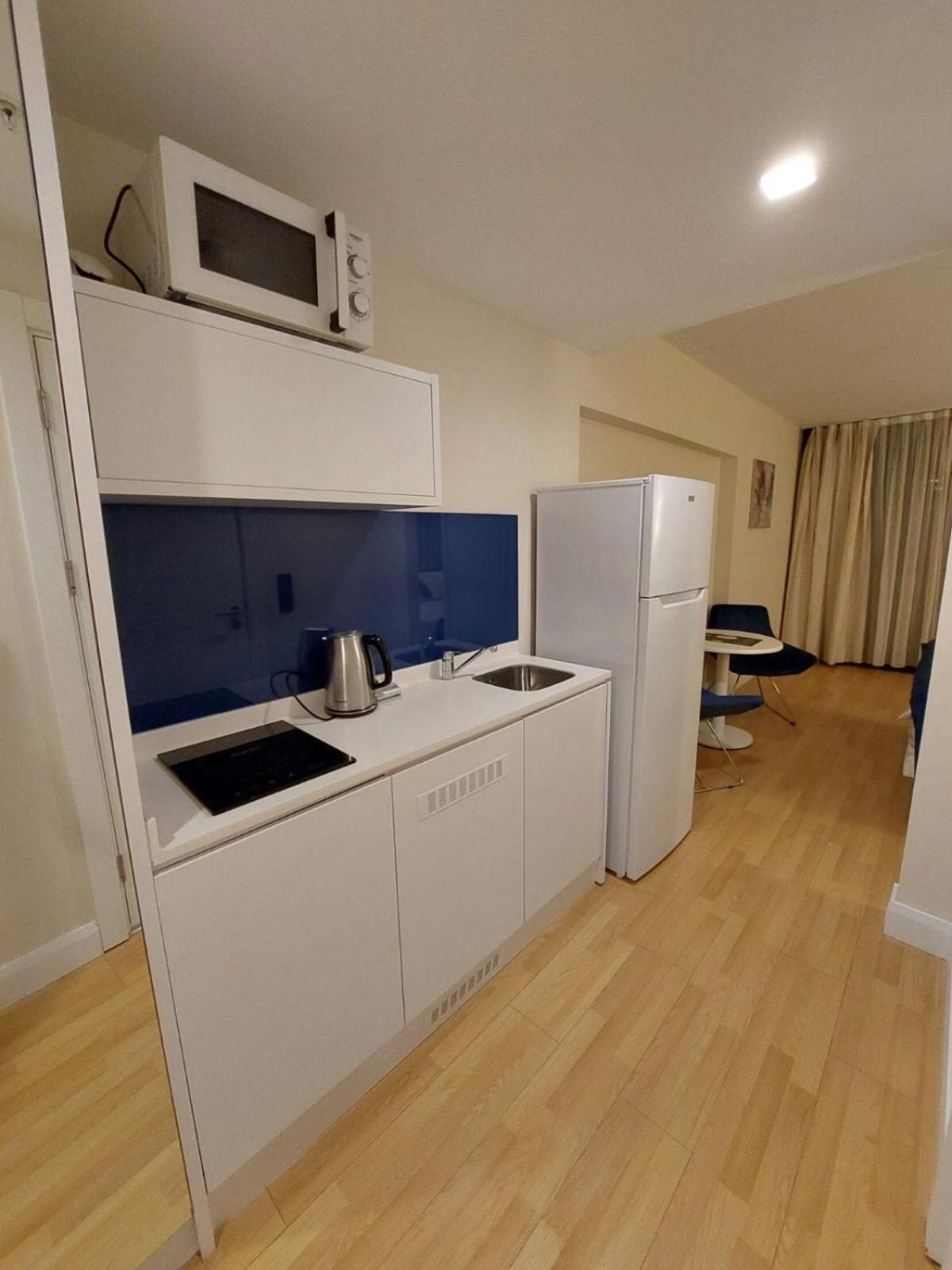 Deluxe Orbi Office
